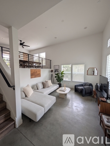 1804 Termino Avenue 2 Beds Townhouse for Rent - Photo gallery 1