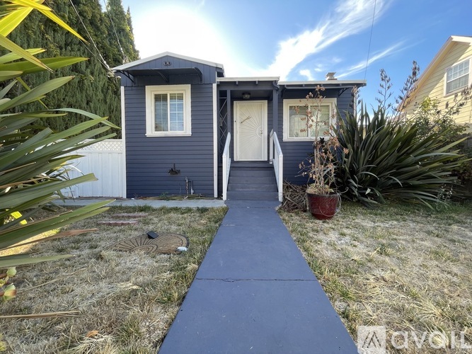 307 Estabrook St 3 Beds Single Family Home for Rent - Photo gallery 2