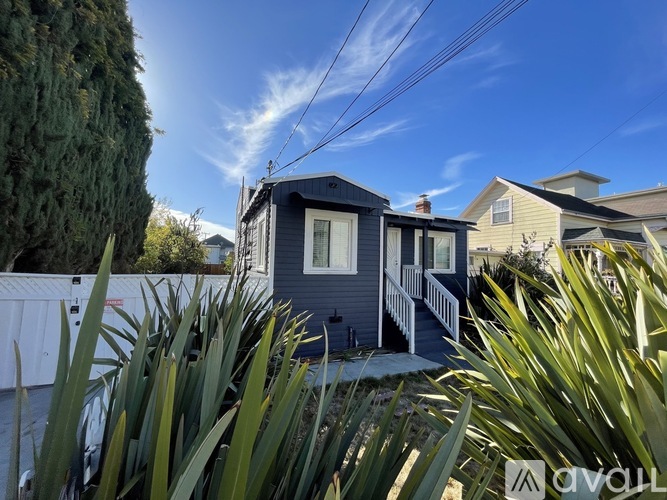 307 Estabrook St 3 Beds Single Family Home for Rent - Photo gallery 3