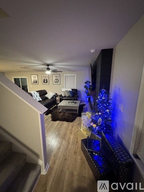 11 South Wandering Lane 3 Beds Apartment for Rent