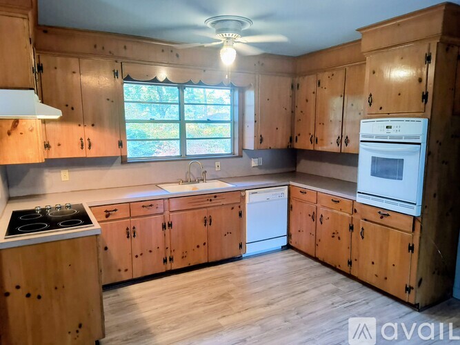 2029 Dogwood Dr 4 Beds Single Family Home for Rent - Photo gallery 4