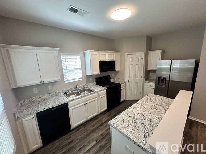 295 Oak Leaf Circle 3 Beds Single Family Home for Rent - Photo gallery 3