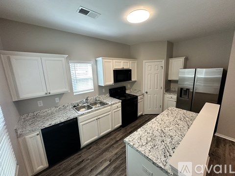 295 Oak Leaf Circle 3 Beds Apartment for Rent