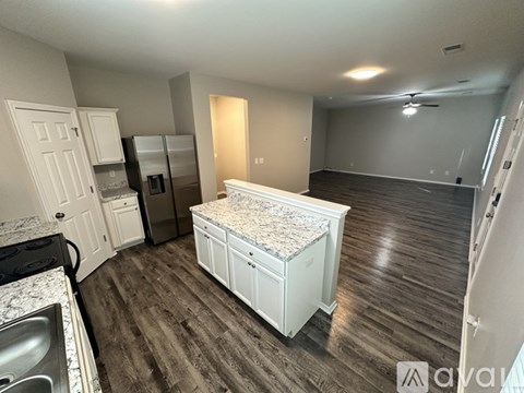 295 Oak Leaf Circle 3 Beds Apartment for Rent