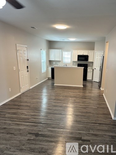 295 Oak Leaf Circle 3 Beds Apartment for Rent