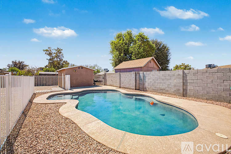 2702 E Grovers Ave 4 Beds Single Family Home for Rent - Photo gallery 1
