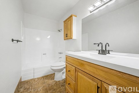 2702 E Grovers Ave 4 Beds Apartment for Rent