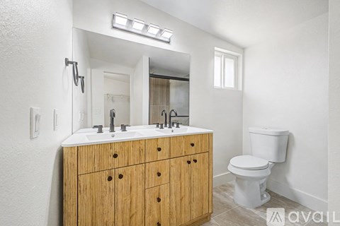 2702 E Grovers Ave 4 Beds Apartment for Rent