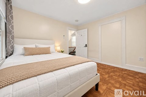 242 Franklin St 5 Beds Apartment for Rent