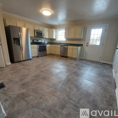 102 Kadies Lane 3 Beds Apartment for Rent