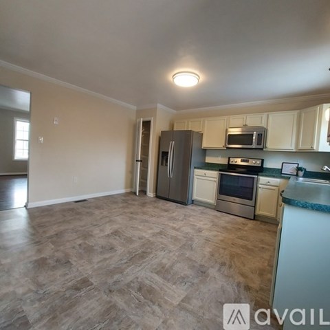 102 Kadies Lane 3 Beds Apartment for Rent