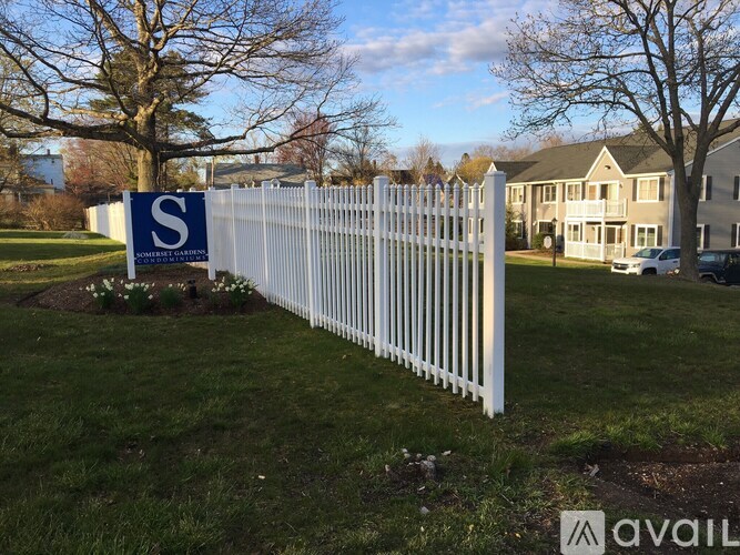450 Somerset Avenue 2 Beds Condo for Rent - Photo gallery 1