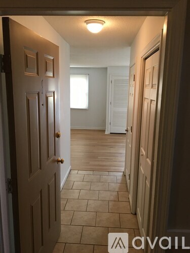 450 Somerset Avenue 2 Beds Apartment for Rent