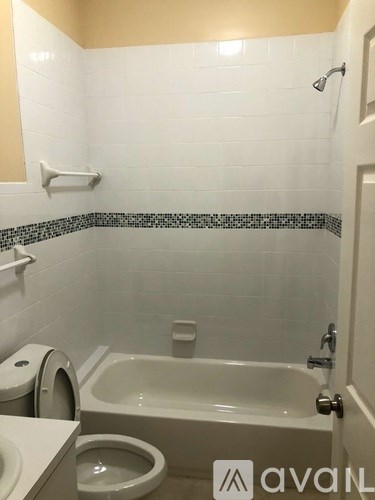 452 NE 165Th St 2 Beds Apartment for Rent