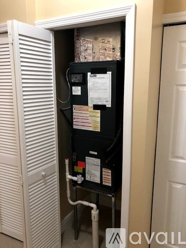 452 NE 165Th St 2 Beds Apartment for Rent