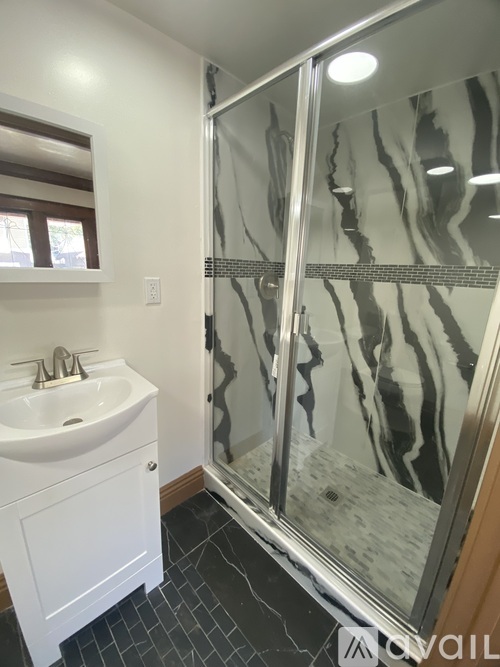 2618 Kenwood Ave Studio Apartment for Rent - Photo gallery 5