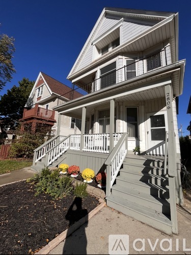 2804 South Logan Avenue 3 Beds Townhouse for Rent - Photo gallery 1