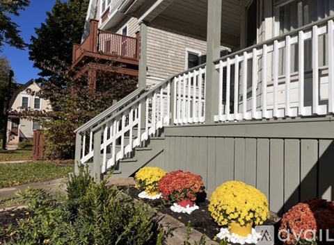 2804 South Logan Avenue 3 Beds Apartment for Rent