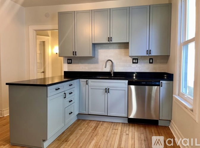 2804 South Logan Avenue 3 Beds Townhouse for Rent - Photo gallery 3