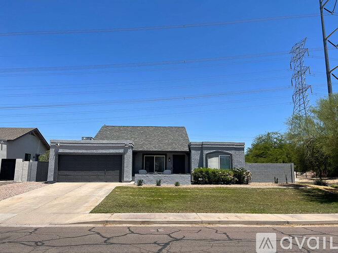 1260 East Divot Drive 3 Beds Single Family Home for Rent - Photo gallery 1