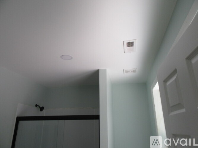 40 Ranlo Ave 3 Beds Single Family Home for Rent - Photo gallery 5