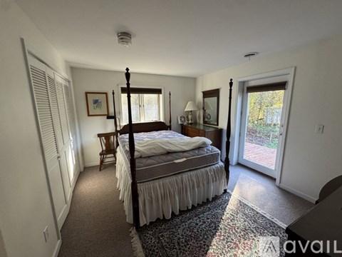 310 W Circular St 2 Beds Apartment for Rent