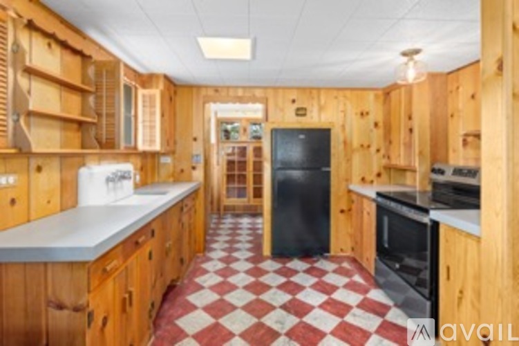 881 Spring Street 3 Beds Single Family Home for Rent - Photo gallery 1