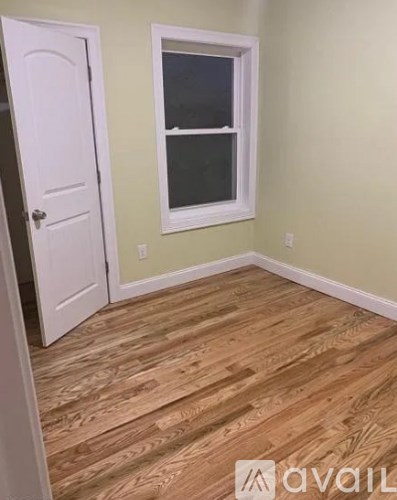 484 Avon Ave 3 Beds Apartment for Rent