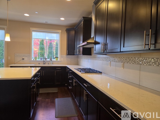12284 170th Ct NE 5 Beds Single Family Home for Rent - Photo gallery 2