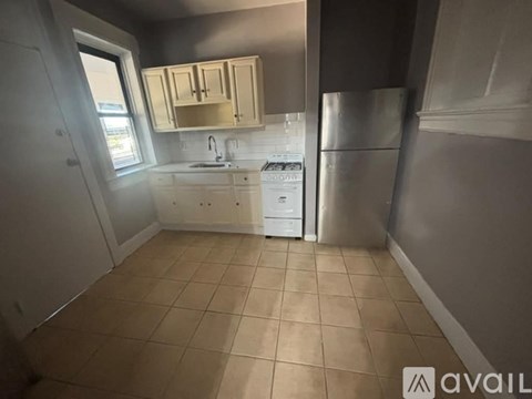 66 N Grove St 3 Beds Apartment for Rent