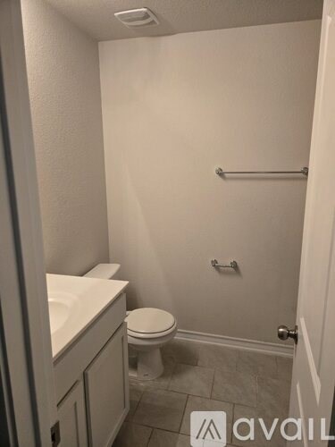 6815 Kingsley Edge 3 Beds Apartment for Rent