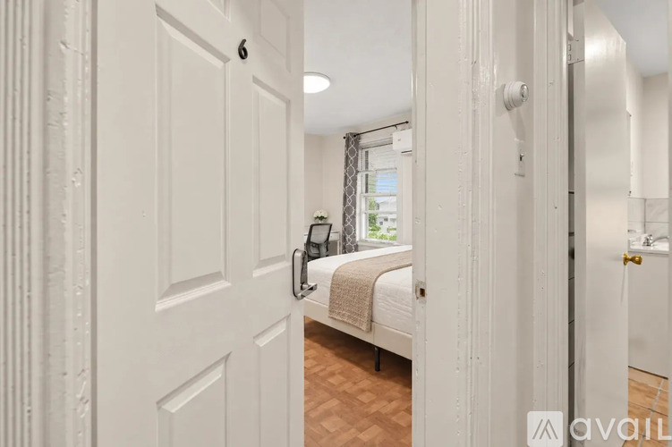242 Franklin St 5 Beds Apartment for Rent - Photo gallery 1