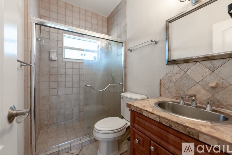 2225 NE 123rd St 1 Apartment for Rent - Photo gallery 4