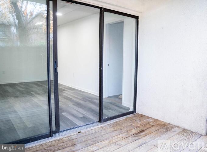 625 Center Street 3 Beds Condo for Rent - Photo gallery 3