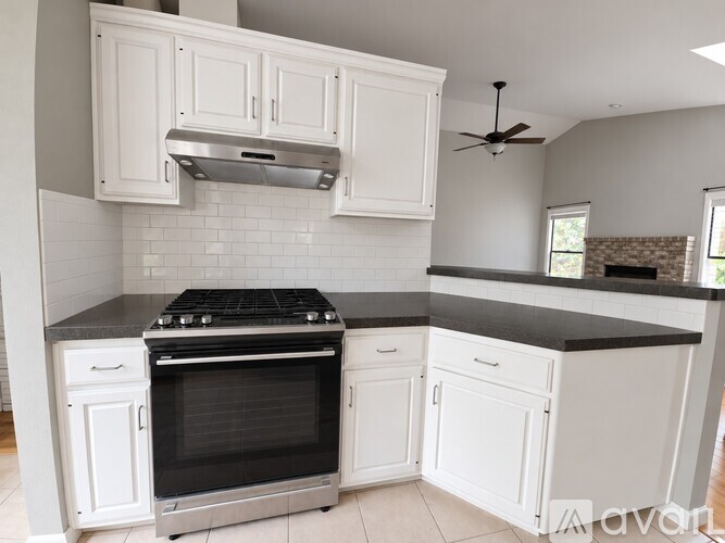 3830 Southwest Comus Street 3 Beds Single Family Home for Rent - Photo gallery 2