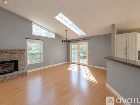 3830 Southwest Comus Street 3 Beds Apartment for Rent