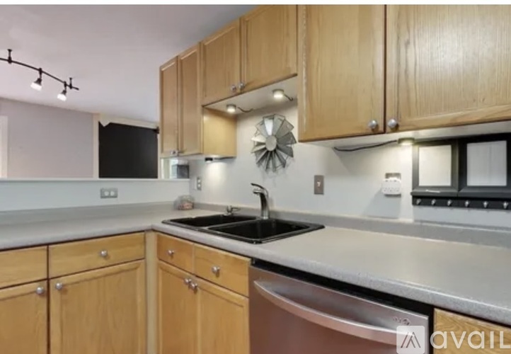 96 Cortland Road 4 Beds Single Family Home for Rent - Photo gallery 4