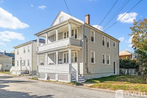 37 Warren Avenue 2 Beds Apartment for Rent