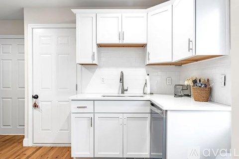 37 Warren Avenue 2 Beds Apartment for Rent