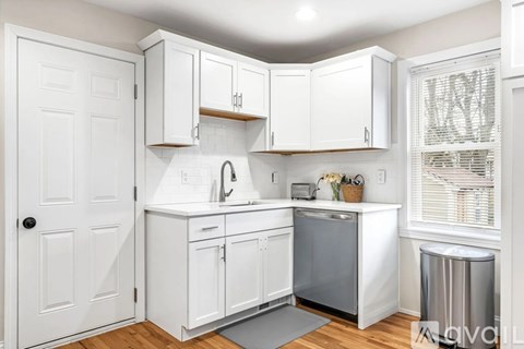 37 Warren Avenue 2 Beds Apartment for Rent