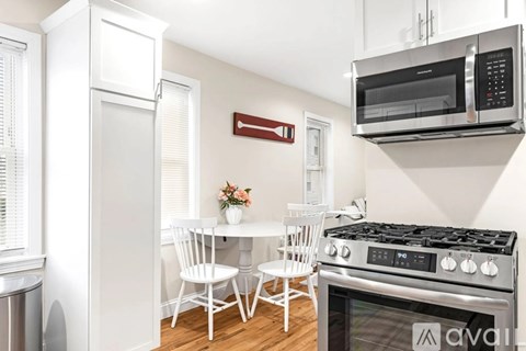 37 Warren Avenue 2 Beds Apartment for Rent