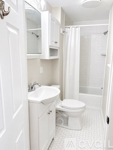 37 Warren Avenue 2 Beds Apartment for Rent