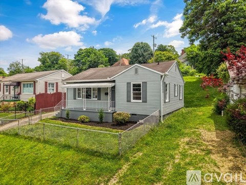 130 Oglewood Avenue 2 Beds Apartment for Rent