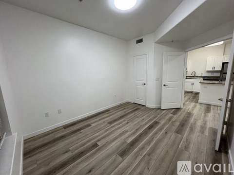 100 South Alameda Street 2 Beds Apartment for Rent