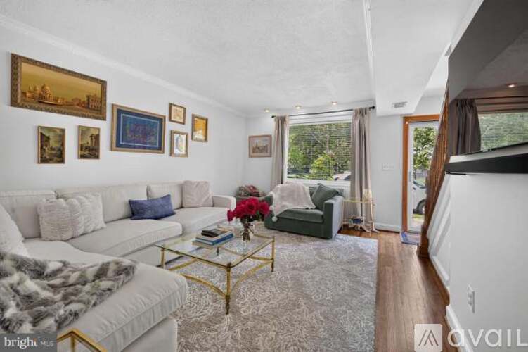 1729 F St NE 2 Beds Townhouse for Rent - Photo gallery 2