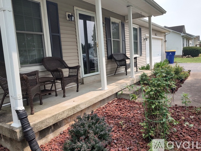 520 Lauren Avenue 3 Beds Single Family Home for Rent - Photo gallery 2