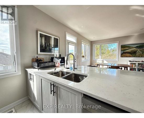 373 FALSETTO STREET 4 Beds Home, Townhouse for Rent - Photo gallery 1