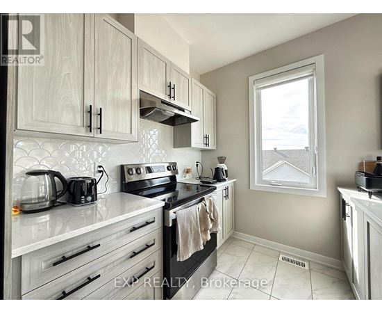 373 FALSETTO STREET 4 Beds Home, Townhouse for Rent - Photo gallery 2