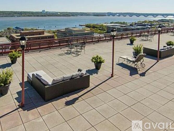 801 North Pitt Street Studio Condo for Rent - Photo gallery 1