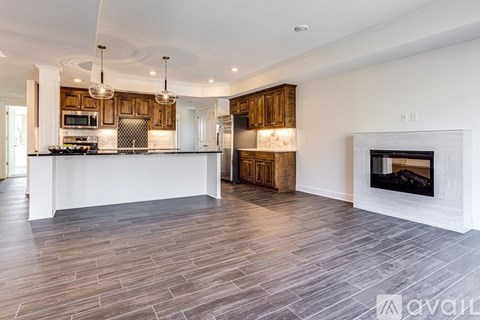 4505 Summit St 2 Beds Apartment for Rent